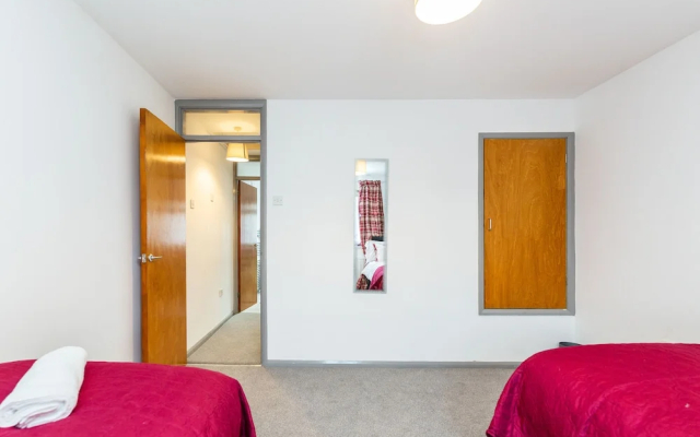 Cosy 2-bed House! Dagenham! Free Parking