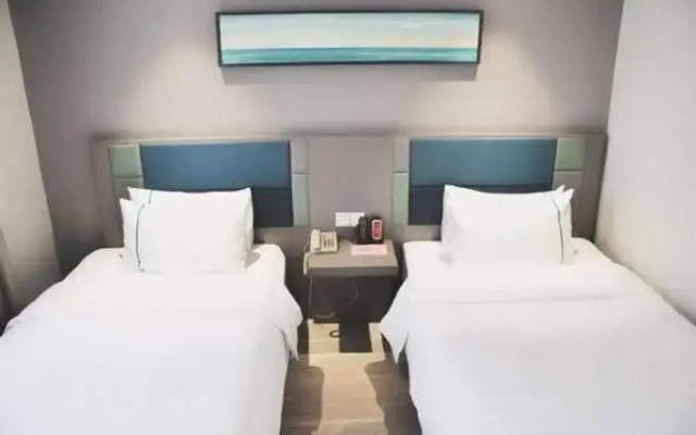 Homeinn Selected Hotel (Shanghai Caolu Minlei Road Subway Station)