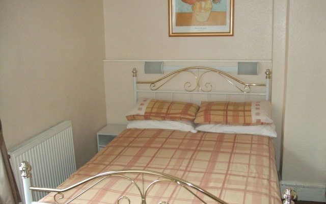 Cleveland Court Apartments