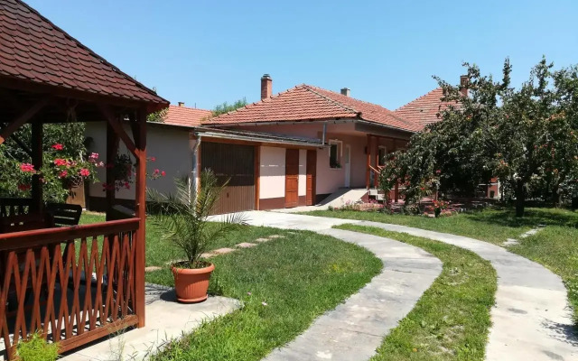 Tiszavirág Apartmanház