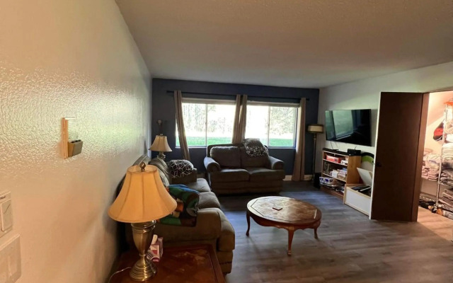 Rustic Girdwood Condo