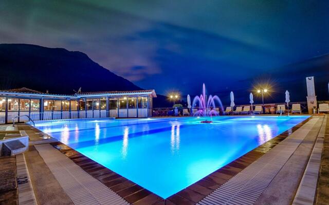 Sea View Village - Studios & Apartments