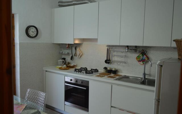 Seafront holiday home twenty meters from the western shore of Sardinia in S'archittu Beach-Casa del Giglio
