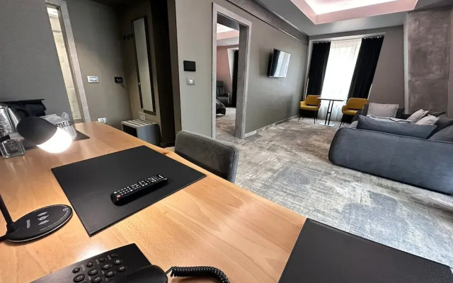 Aniroc Signature Hotel