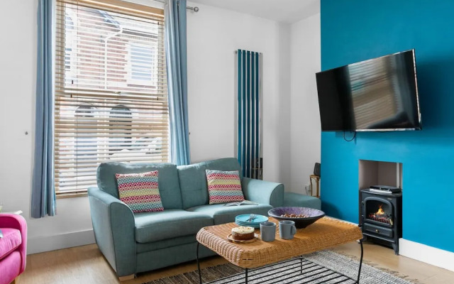 The Terrace - Bright Characterful and Near Beaches