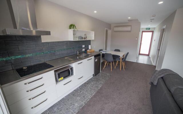Red Tussock Motel