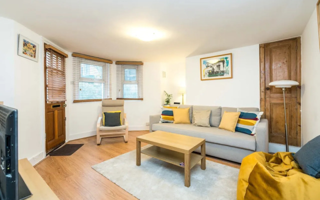 NEW Stylish 1 Bedroom Flat With Garden London