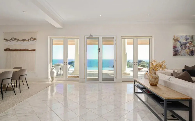 The Bay Crest Manor Views Pool Beach