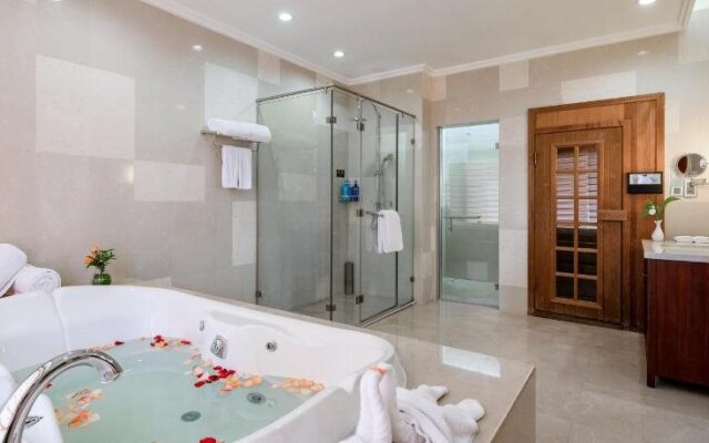New Century SPA and Resort PUER