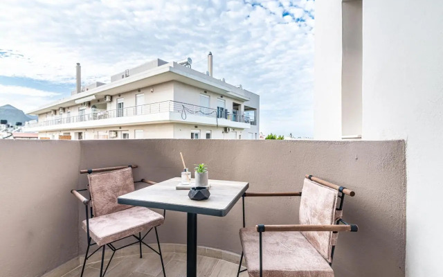 Elegant Suite 1 Near the Beach