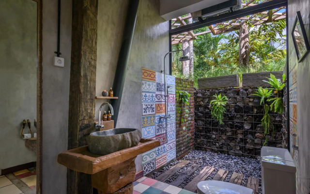 Taman Nauli Bed & Breakfast