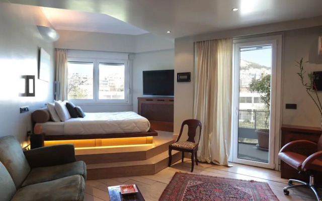 Artsy central apt with great view