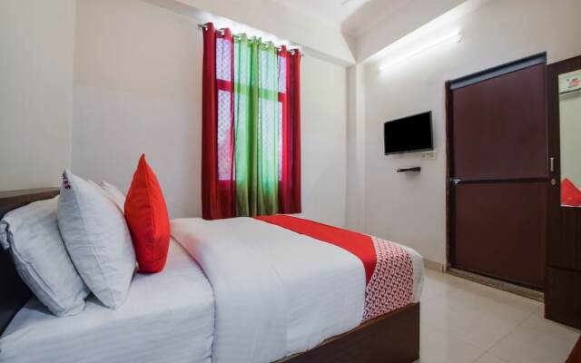 OYO 23492 Hotel Blue Sapphire