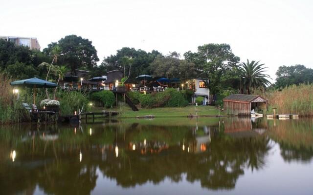 Moontide Guest Lodge