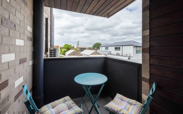 Modern 1 Bedroom Apartment in Brunswick East Near CBD