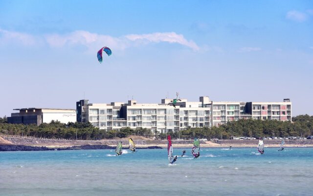 Phoenix Island Ocean Star Resort