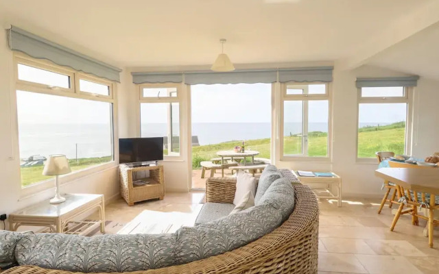 Siesta Chalet, BRIDPORT