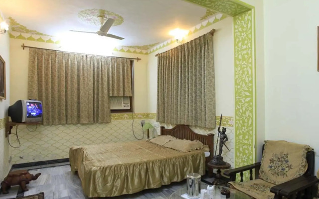 Hotel Teerth Palace