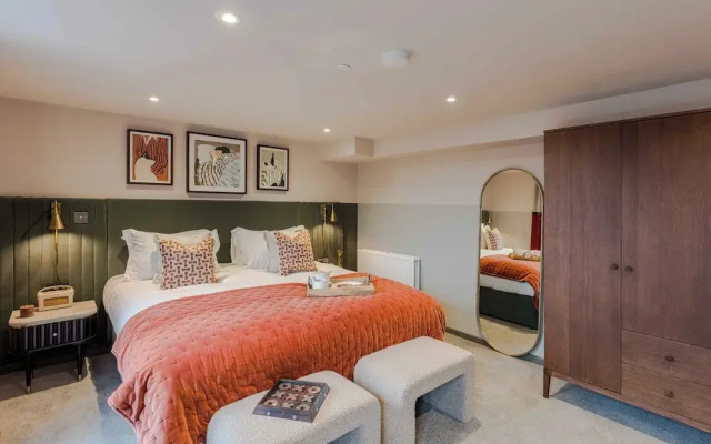 Waterside Living I Luxe Apartments
