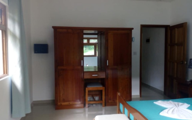 Lavigne self Catering