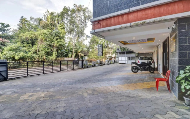OYO Townhouse 80108 Aec Residency