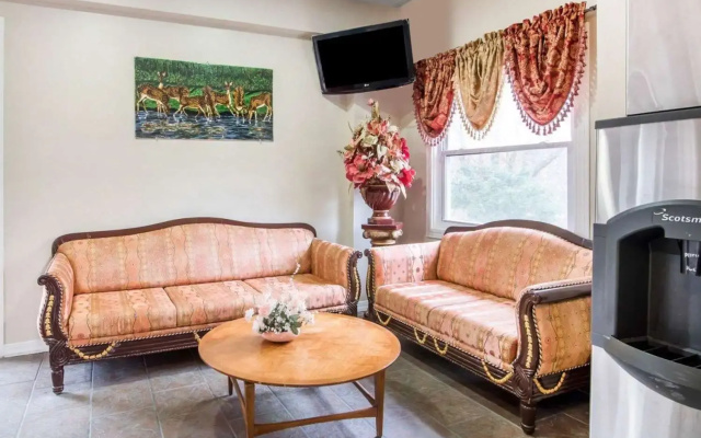 Econo Lodge New Paltz