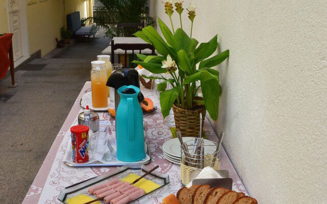 Casa Amarela Guest House - ZONA SUL