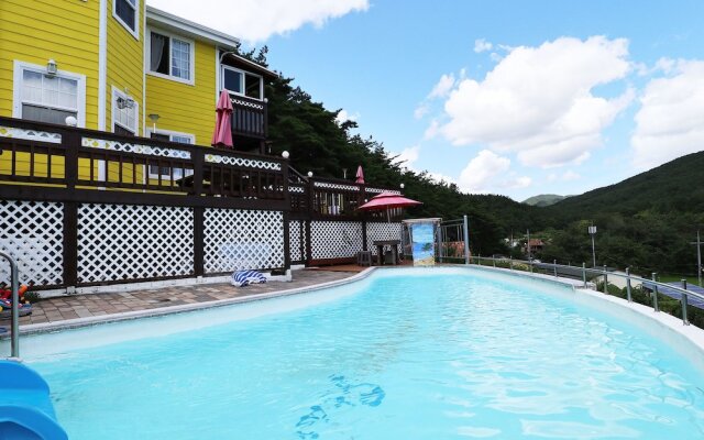 Yellow star Pension