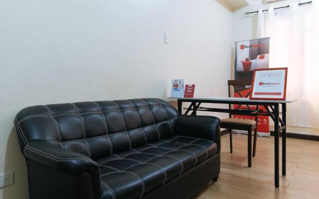 RedDoorz Premium @ Paseo Verde Las Pinas