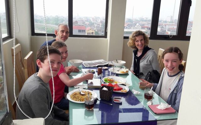 Family Airport Hotel