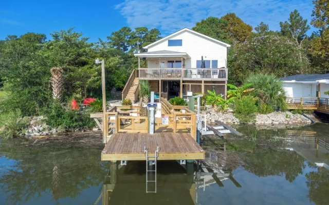 Riverfront Savannah Retreat w/ Private Dock!