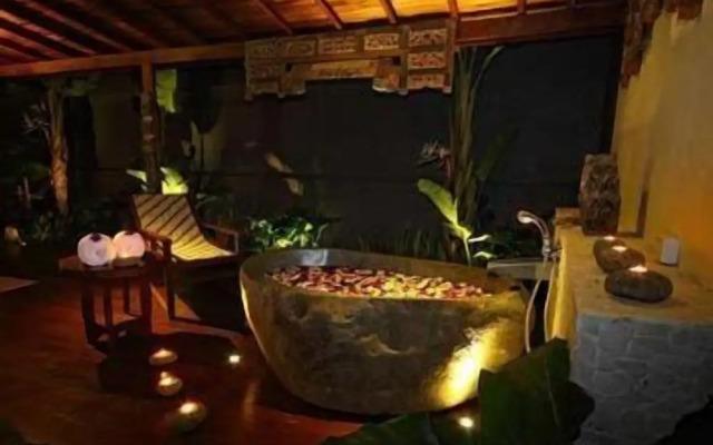 Jadul Adarapura Resort & Spa