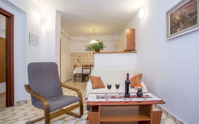 Apartment 34