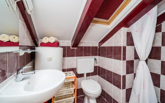 Amazing Home in Slano With 5 Bedrooms and Wifi