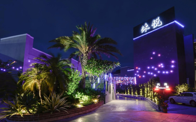 M hotel
