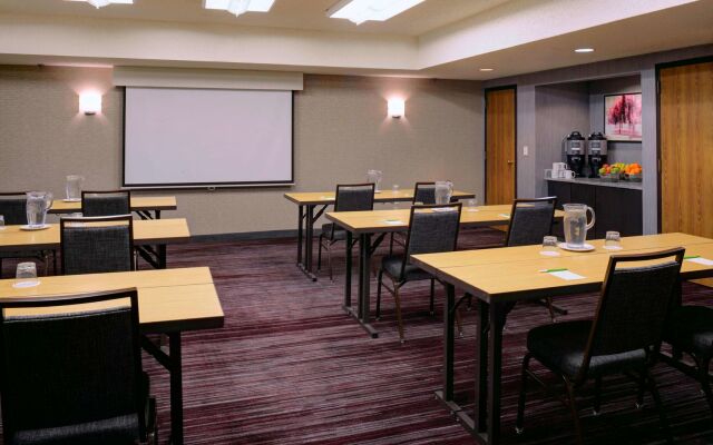 Sonesta Select Kansas City Airport Tiffany Springs