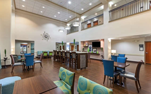 Hampton Inn & Suites Houston - Rosenberg