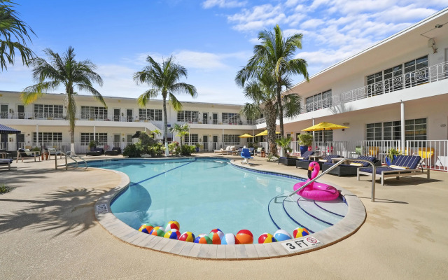 Tradewinds Apartment Hotel