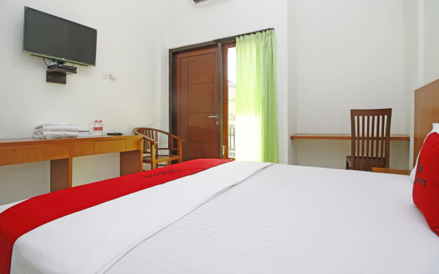 RedDoorz @ Turangga Sari
