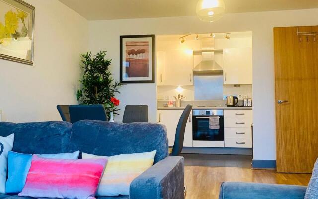 Spacious Flat in Birmingham City - Free Parking