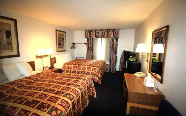 Norwood Inn and Suites - Roseville