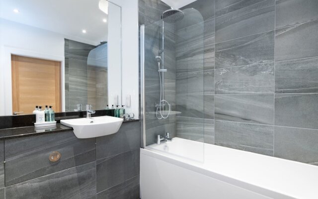 11 Loch View PF Kenmore