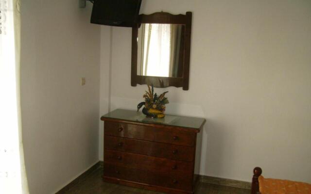Gerekos Studios and Apartments