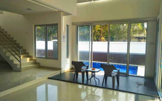 Villa Kaca – Balcony – Tanjungjaya