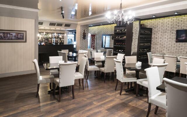 Hotel & Cafe Batus