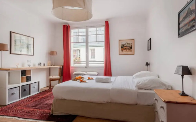 Eiffel Tower Saint Residence