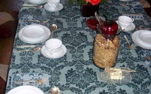 Darling House B & B