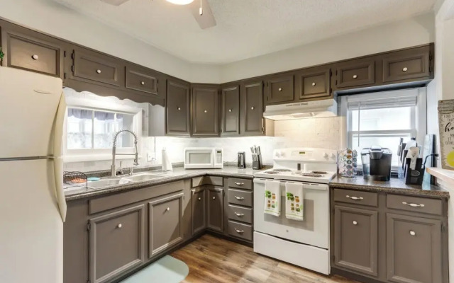 Walkable & Updated Nevada Home: Family Friendly!