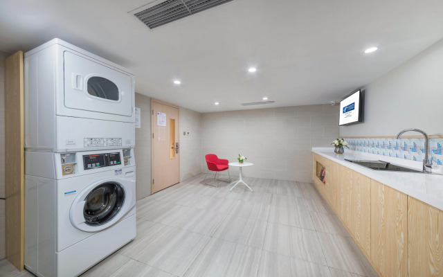 Holiday Inn Express Shanghai Gubei by IHG