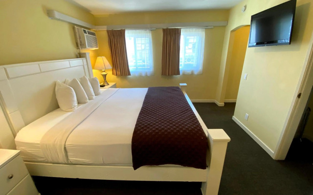 Hollywood Celebrity Hotel